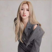 sana Khan (mama jisoo)