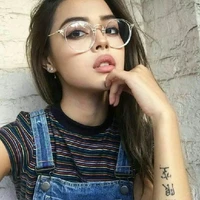 Alexa Mars ( Nerd )