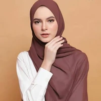 ustadzah dewi