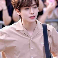 อดัม