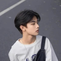 ซี(พี่นางเอก)