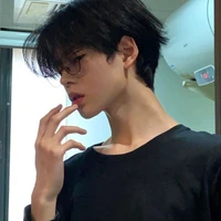 ใต้ล่า{เพื่อนพระเอก}
