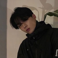 เมฆ❤️‍🔥(เพื่อนพระเอก+รองประธาน🖤)