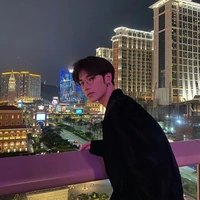 พี(พ่อนายเอก)​