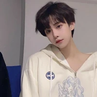 ซิม(เพื่อนนายเอก)