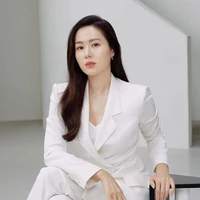 โมนา(แม่นางเอก