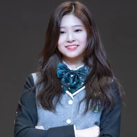 Elyna (18)