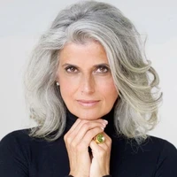 liana Dyan Kinanjar(Ibu Leon)