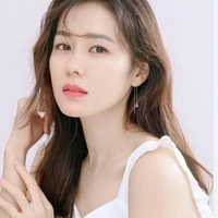 ซีน่า(แม่นางเอก)