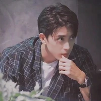 ลูคัส(พี่ชายนอ.)