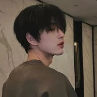 หยง(คนรับใช้ในบ้านสนิทกับพ.อ)🩸