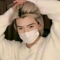 ฟรอม(นายเอก)