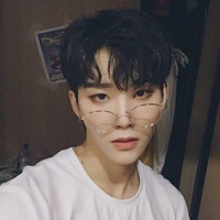 คิว(ตอนใส่แว่น+พระเอก)