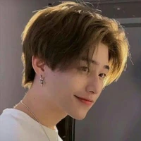 ฟิว(พี่นางเอก)😶