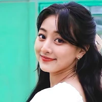 Jiya (Pelayan pribadi Clarabelle)