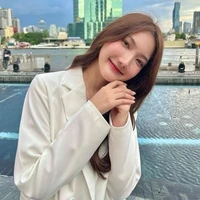 เฟิร์น(พี่สาวพระเอก)