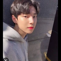 แม็ก พระเอก