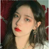 ถุงแป้ง=เพื่อนนางเอก+ราชินีแต่งหน้า
