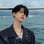 บาส(เพื่อนมาร์ค)