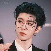 บุ๊ค😶 (เพื่อน พอ.)