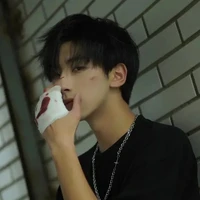 ไอคอน |• นายเอก + นักเลง