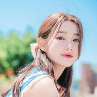 นาเดีย(เพื่อนนางเอก)