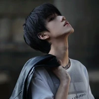 ลูอี้ แฝดพี่(เพื่อน คัส.คิน)