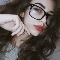 Bihter Maurer Müller (18 años la nerd)
