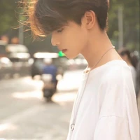 ควีน(น้องพระเอก)