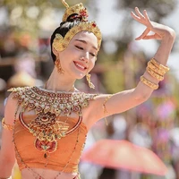รชนีกร(นางเอก)