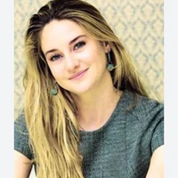 Bella Fernandez (fl assistant)