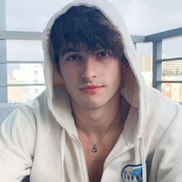 Derek Louis(FL bf)