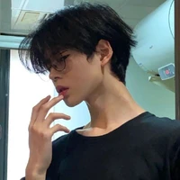 ทิวา🖤(เพื่อนของพระเอก)