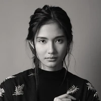 Sarah Ayu Lestari (ibu)