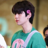 ฟ้า(นายเอก)