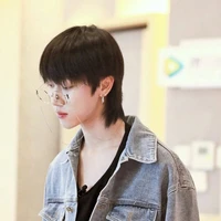 ธีร์ {อาจารย์สอนนาฏศิลป์+กะเทย}