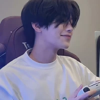 คิน👾(เพื่อนพ.อ)