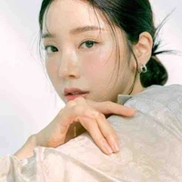 นาโอมิ(แม่พระเอก)