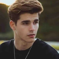 แอนดรูว์(แฟนเก่านางเอก)