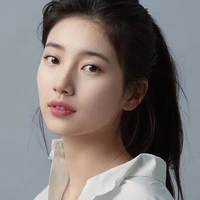 Suji ( Mommy Song Yijin )