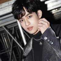 โค้ด/นายเอก