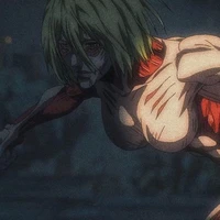 ไททันหญิง