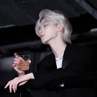 คิม[พระเอก+พี่คนโต]