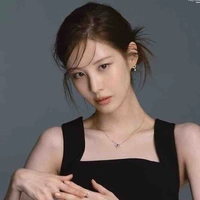 นาตาลี(แม่นางเอก)