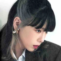 พลอย (น.อ.)