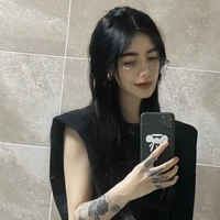 หญิง(เพื่อน น.อ)