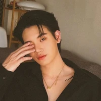 ไวท์(พ่อนางเอก)