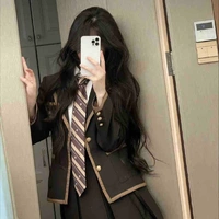 นีน่า