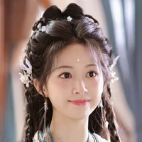 Jia bai (amiga de ya qin)