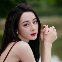 โม(พี่สาวสองแฝด)